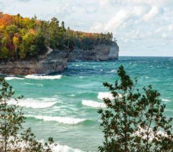 Munising Retreats: Unwind in Charming Vacation Rentals