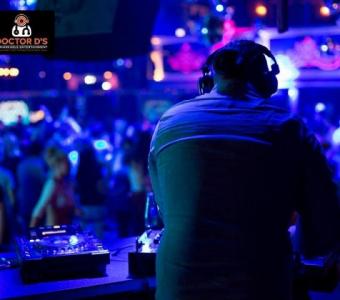 Hire the Best DJ for Your Wedding Reception