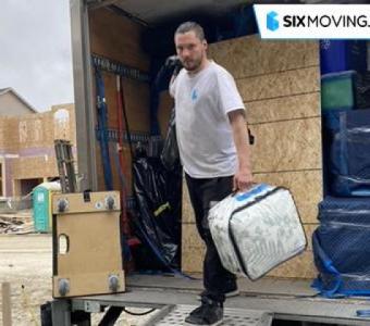 Professional Movers in Toronto - The Six Moving