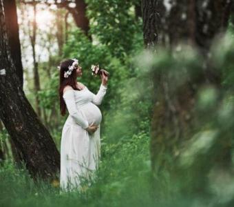 Maternity Photography & Videography Services by Kalaansh Creatives in Ahmedabad